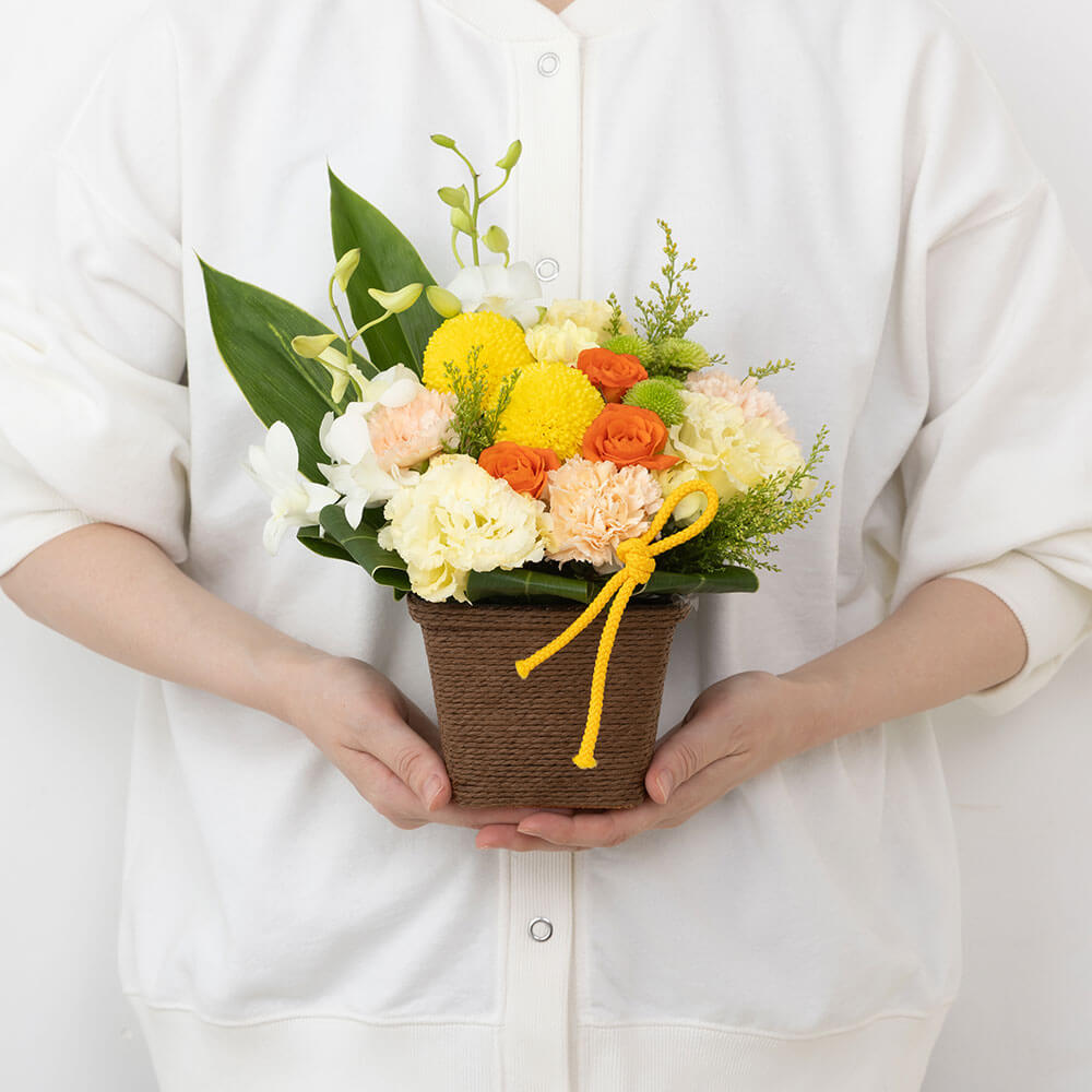 【敬老の日】フラワーアレンジメント/花ギフト・プレゼント｜イイハナ・ドットコム（花ギフトの専門店）｜敬老の日 アレンジメント「寿花（ことはな）〜山吹〜」｜出荷実績400万件以上、13時までのご注文は最短翌日お届け(一部商品は除きます）。インターネットで24時間受付中。千趣会（ベルメゾン）のお花屋さん e87.com